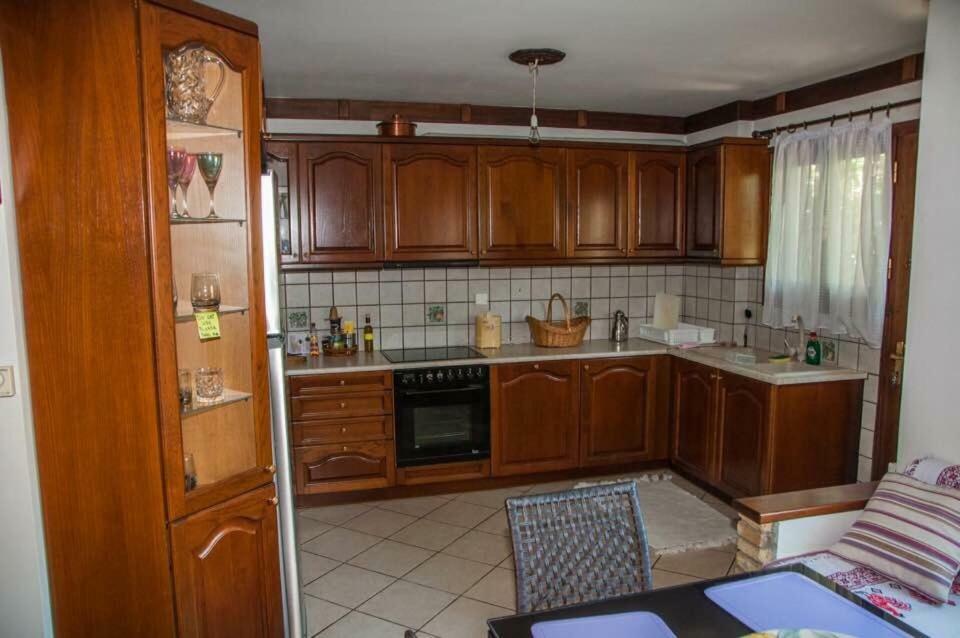 Dorothea'S Villa Platanos  Bagian luar foto